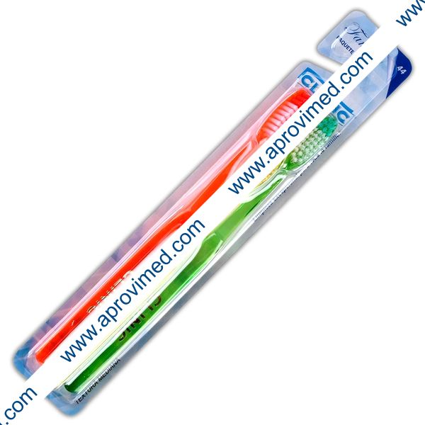 CEPILLOS DENTALES (Clinic) PAQUETE FAMILIAR Blister c/3 Pzs.